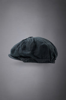 Men's flat cap in waxed fabric