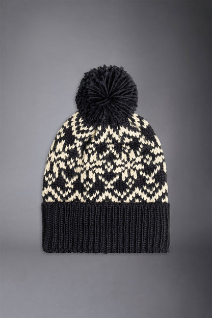 Men's cap with pompom