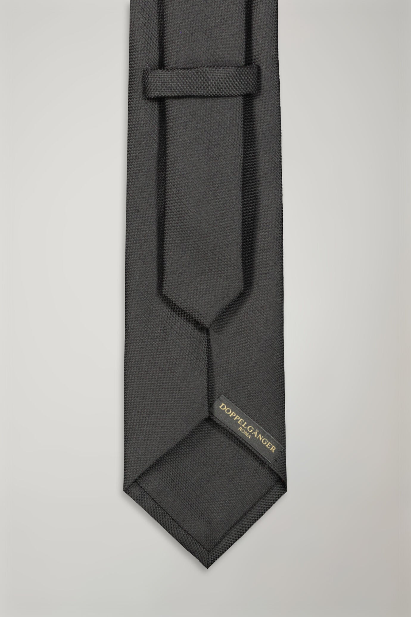Men's solid color bamboo blend tie