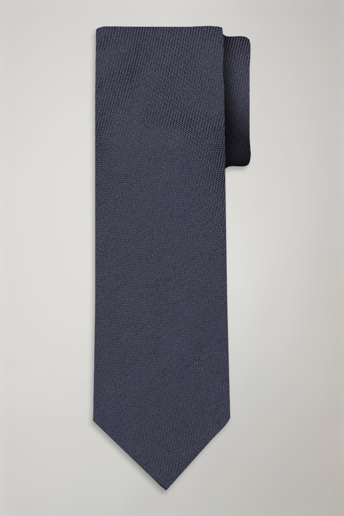 Men's solid color bamboo blend tie