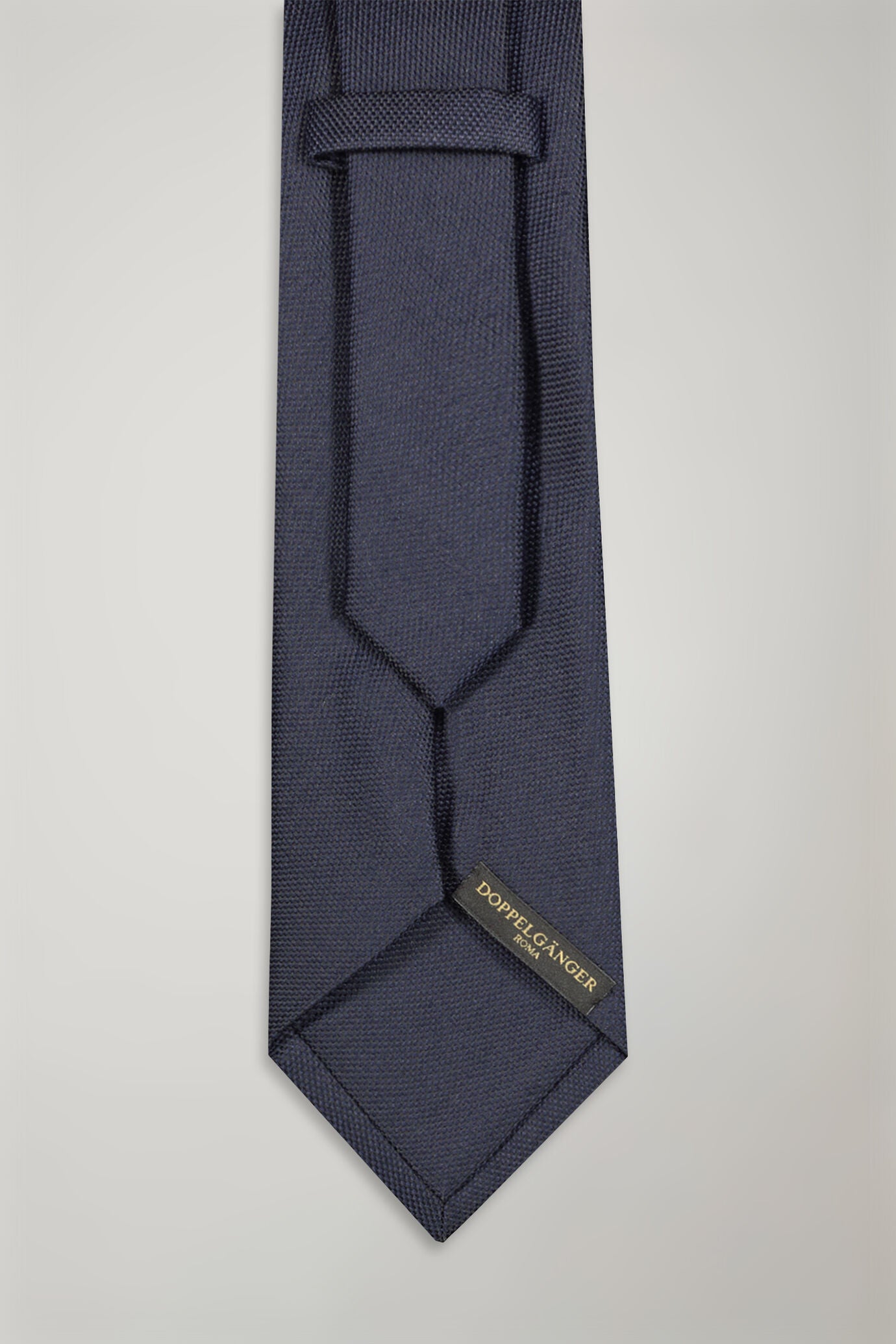 Men's solid color bamboo blend tie