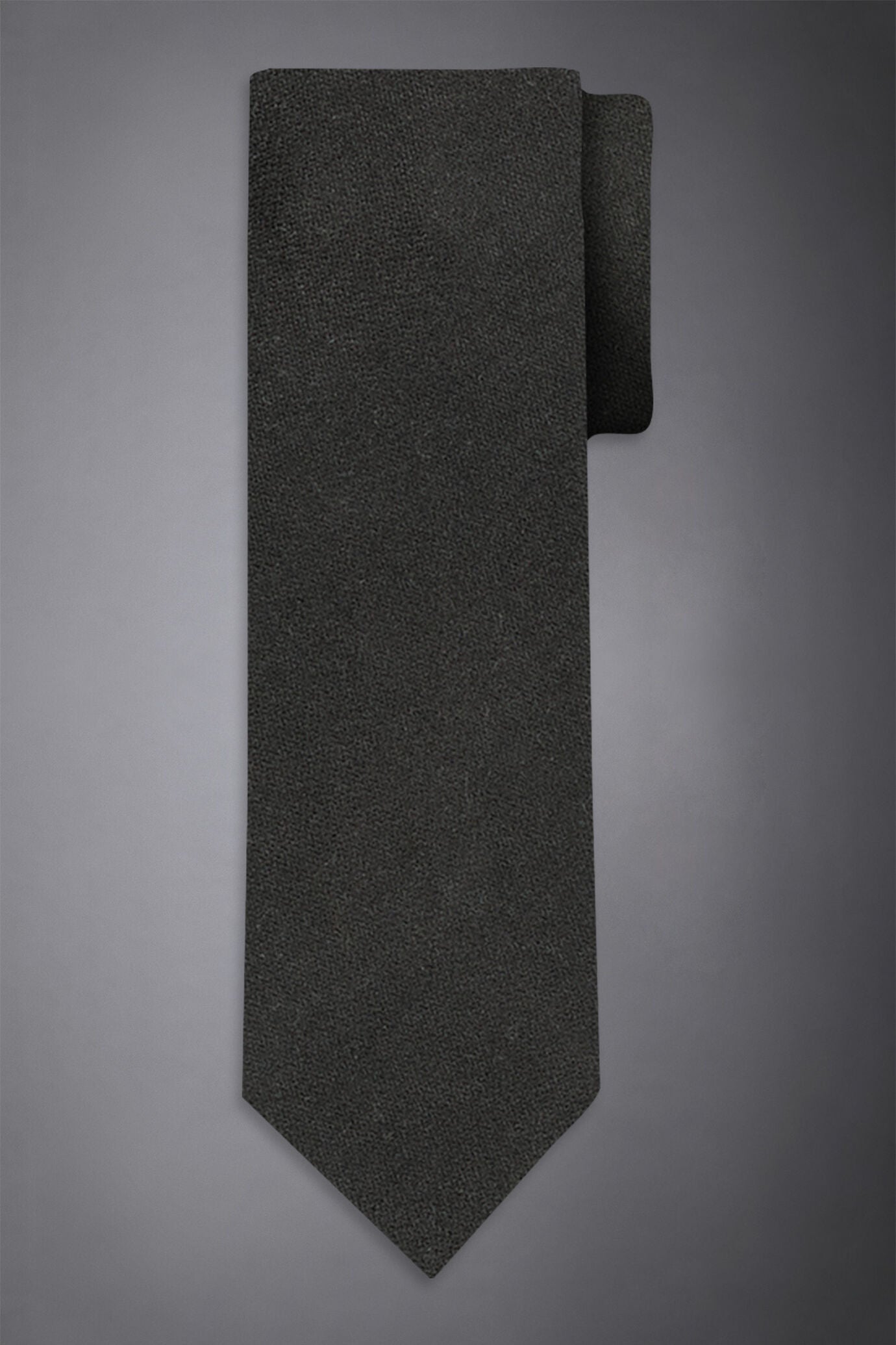 Men's solid color wool blend tie