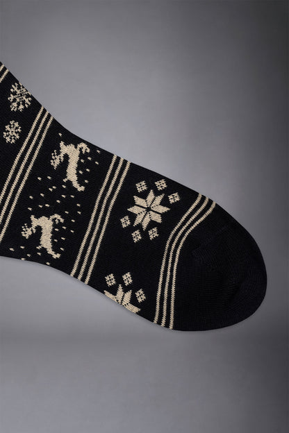 Men's knitted long socks with reindeers and snowflakes pattern made in Italy