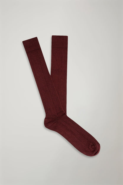 Men’s long sock in solid color ribbed knit