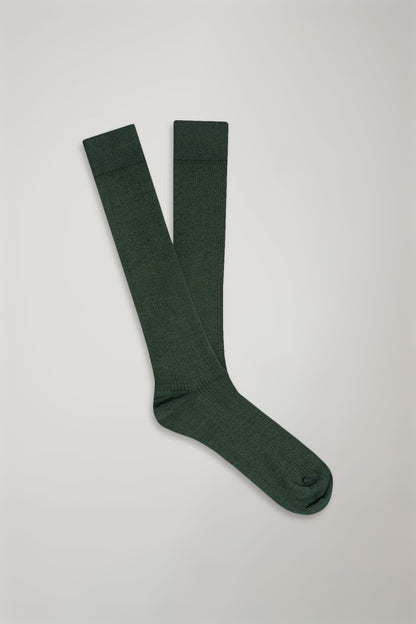 Men’s long sock in solid color ribbed knit