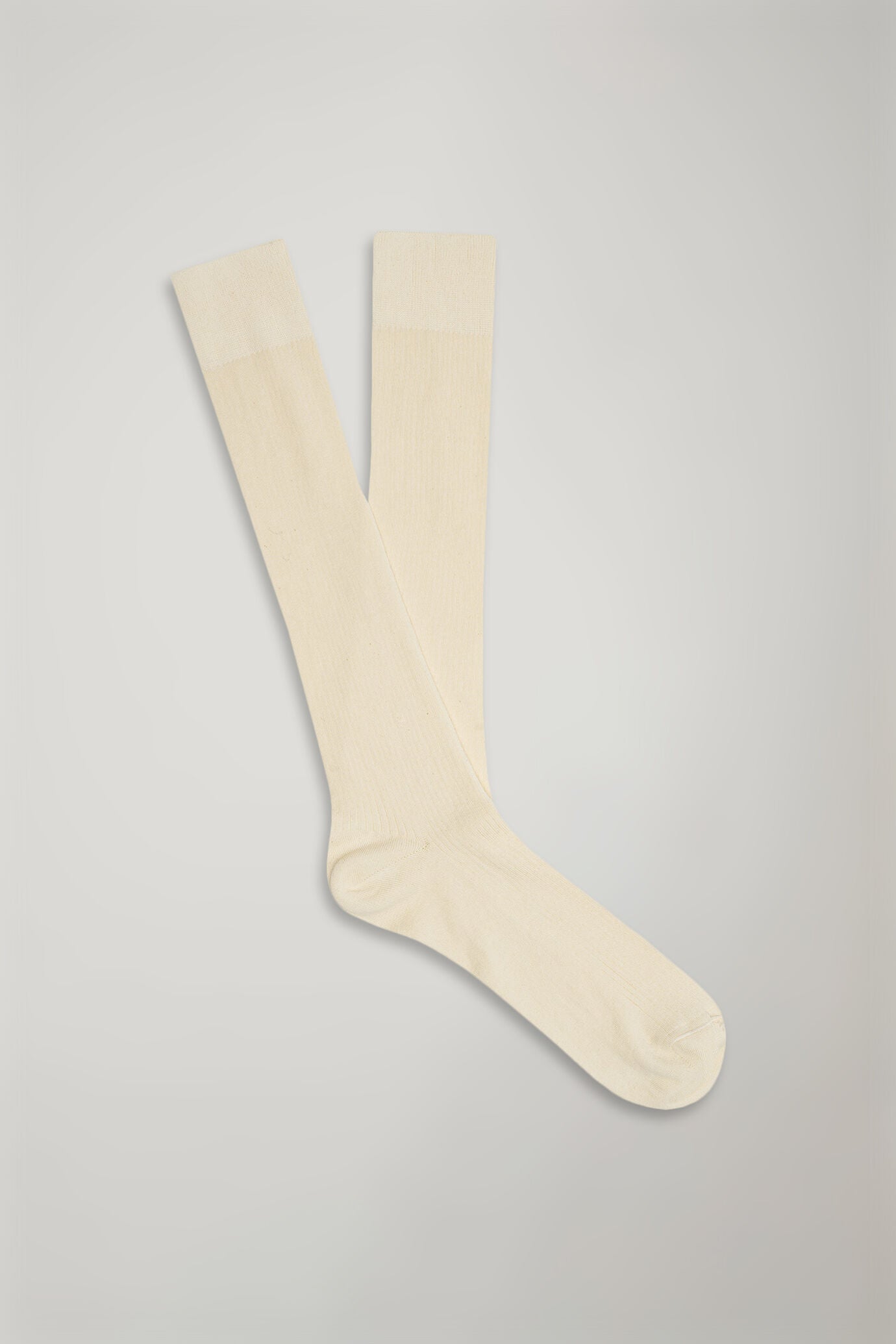 Men’s long sock in solid color ribbed knit