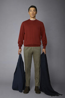 Men's classic chino pants regular fit twill construction