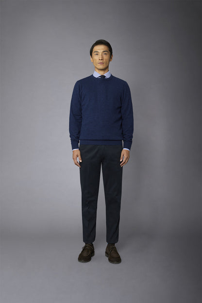 Men's classic chino pants regular fit twill construction