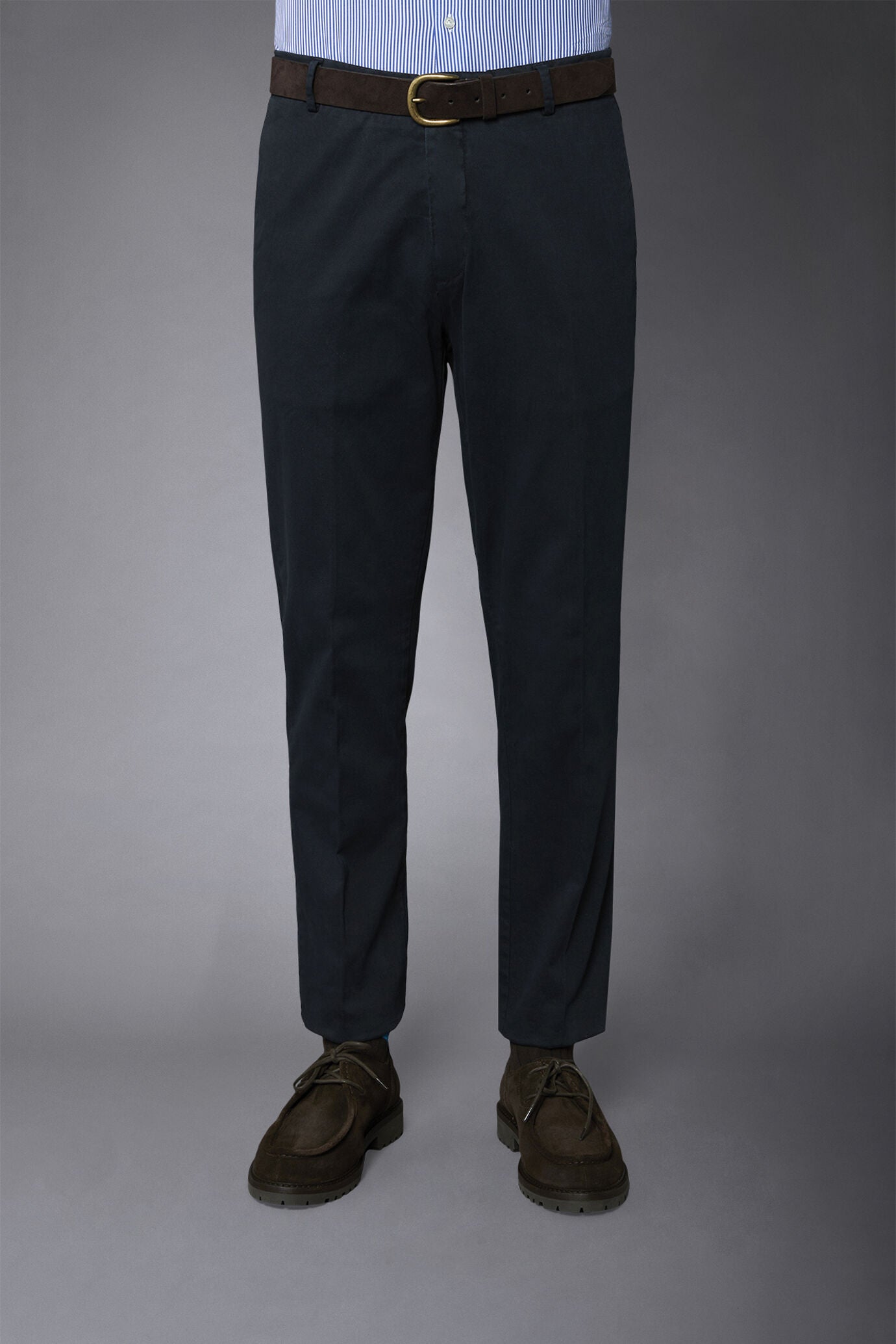 Men's classic chino pants regular fit twill construction