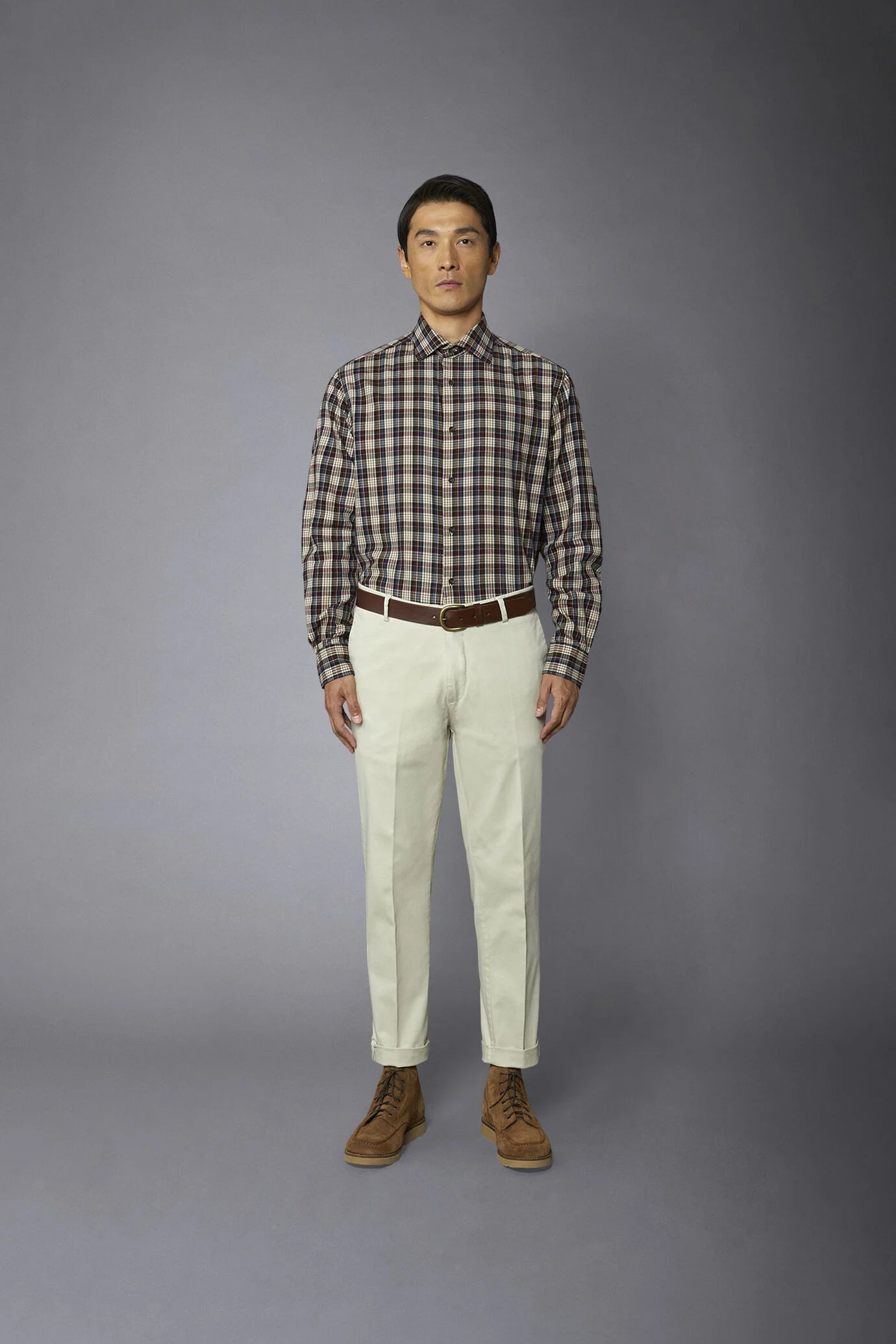 Men's classic chino pants regular fit twill construction