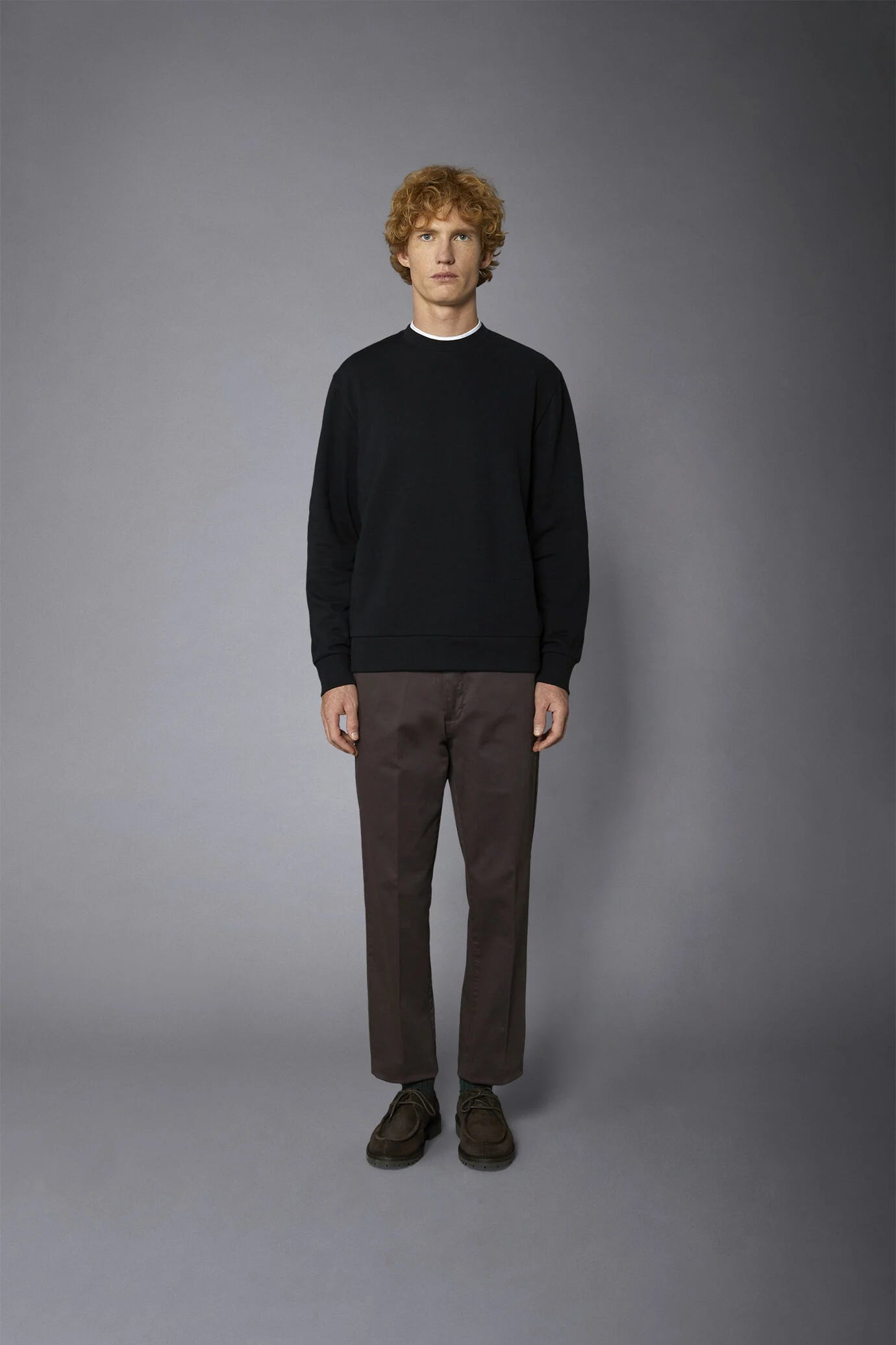 Men's classic chino pants regular fit twill construction