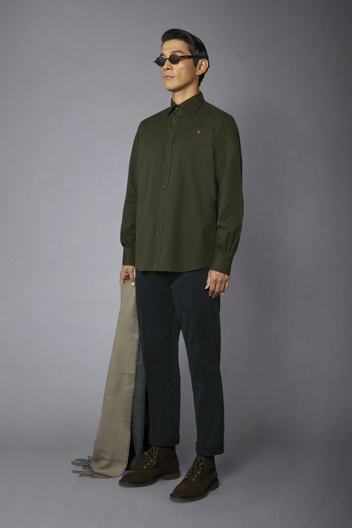 Men's classic chino pants regular fit twill construction