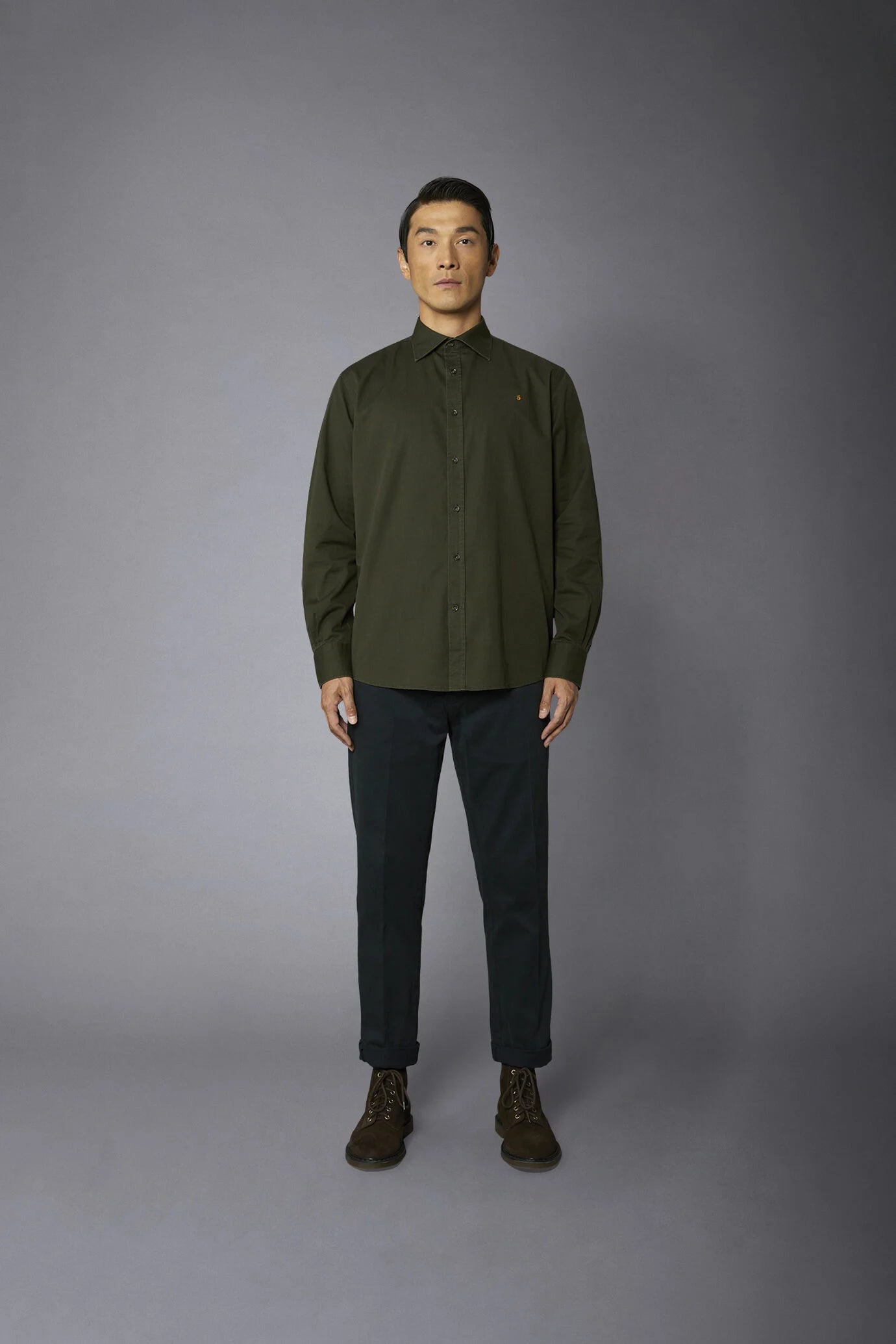 Men's classic chino pants regular fit twill construction
