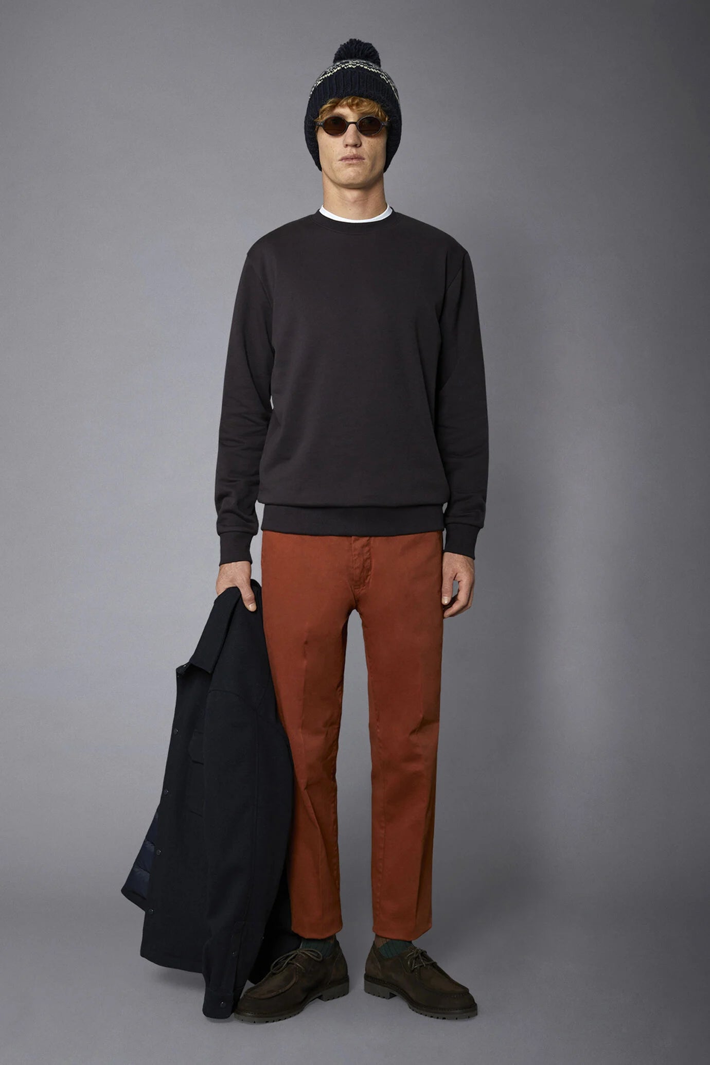 Men's classic chino pants regular fit twill construction
