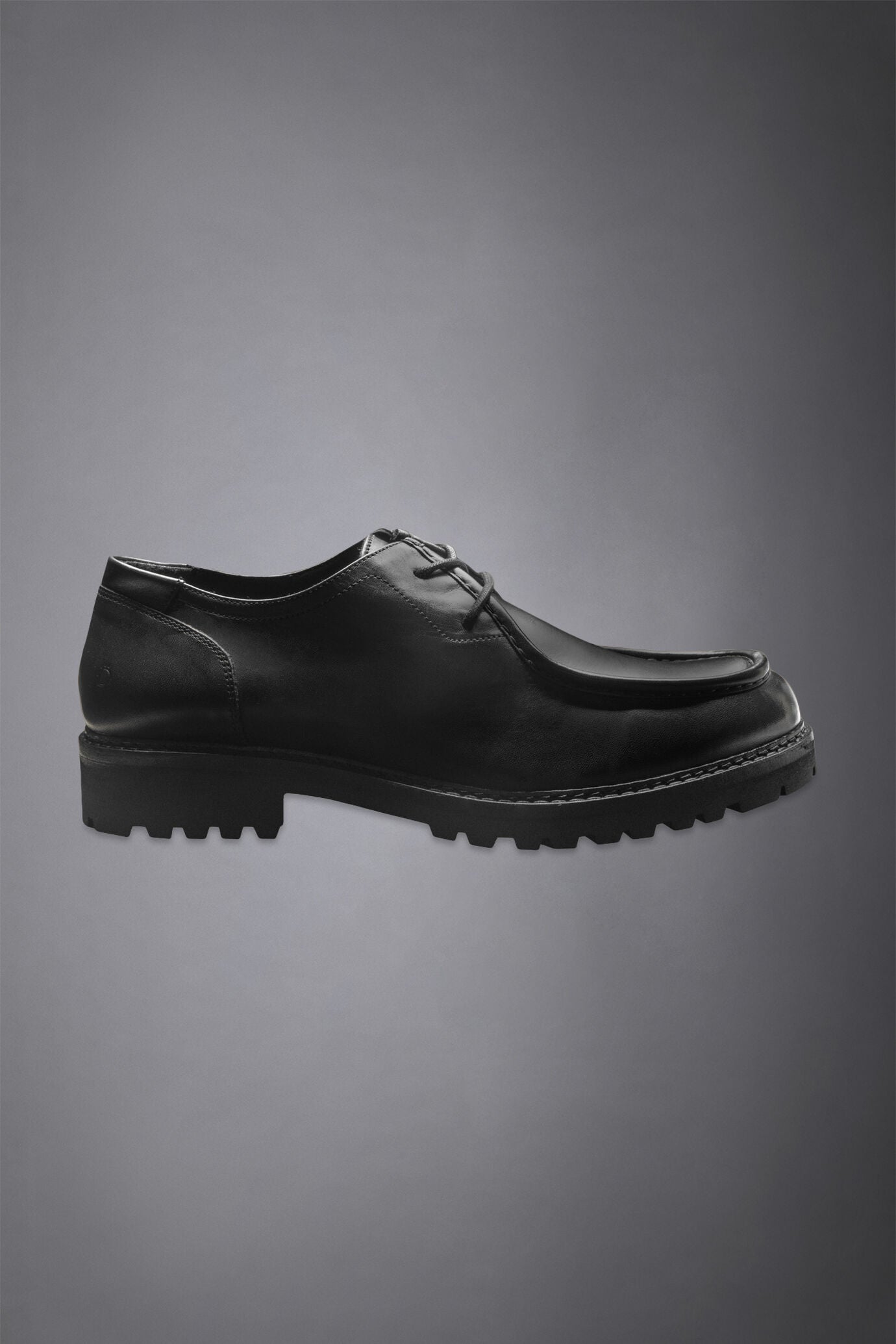 Men's 100% leather ranger shoe with rubber lug sole