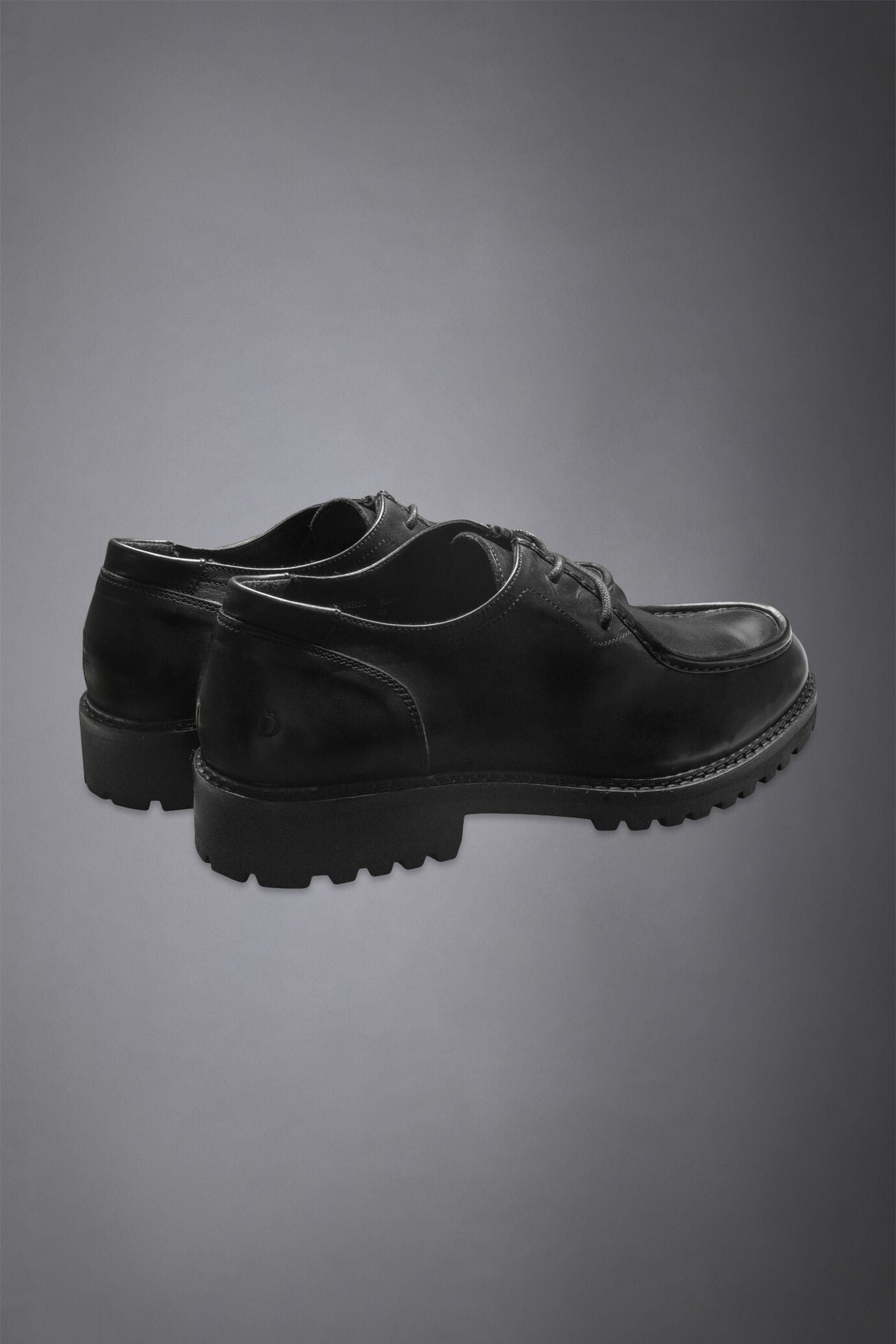 Men's 100% leather ranger shoe with rubber lug sole