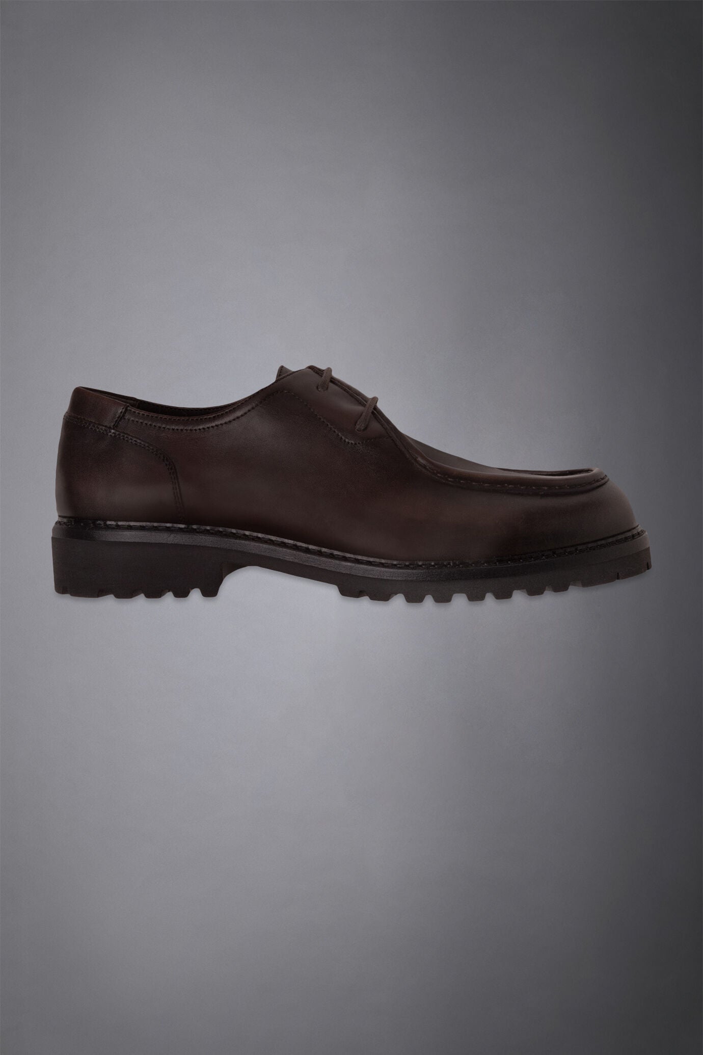 Men's 100% leather ranger shoe with rubber lug sole