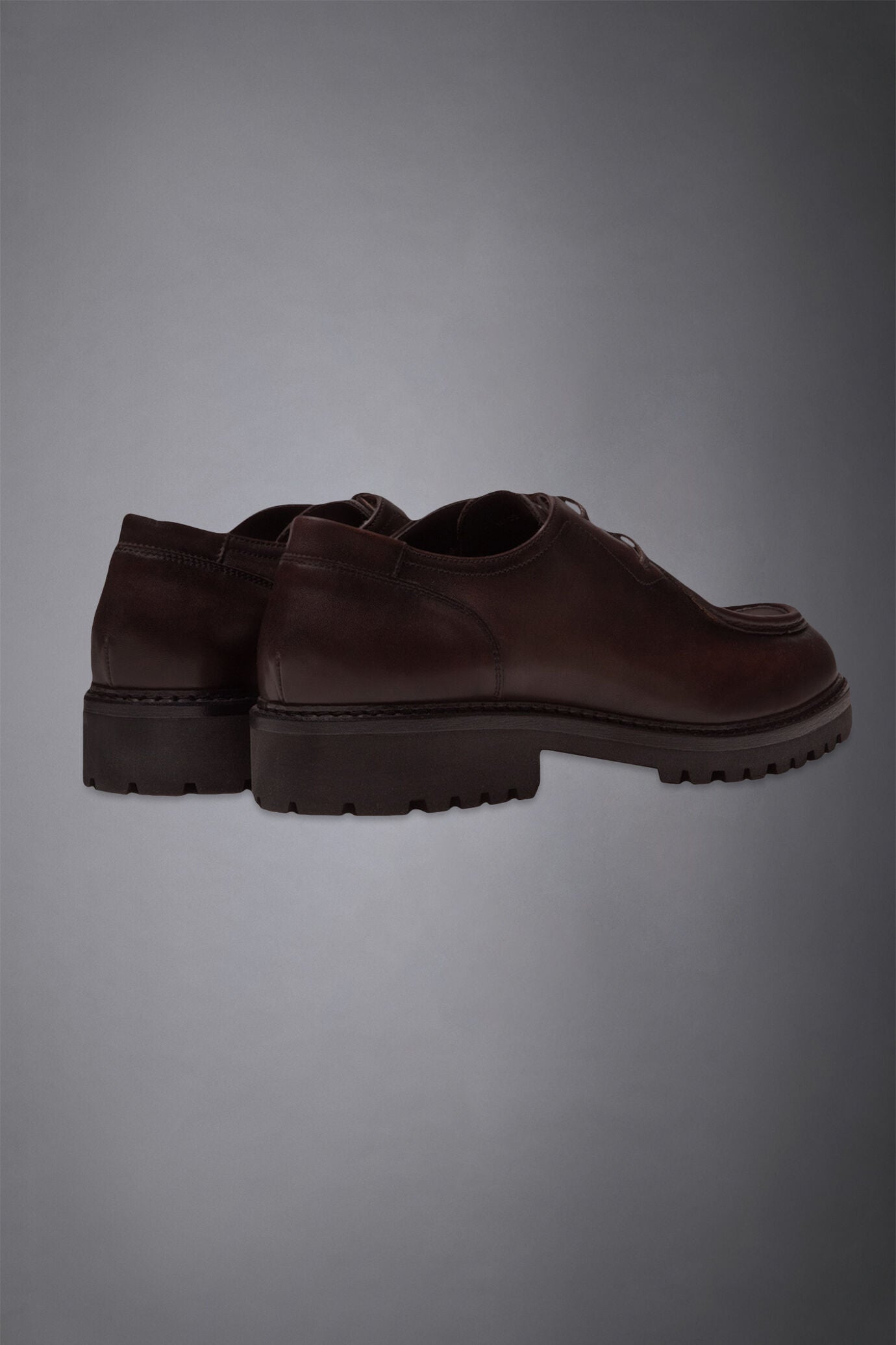 Men's 100% leather ranger shoe with rubber lug sole