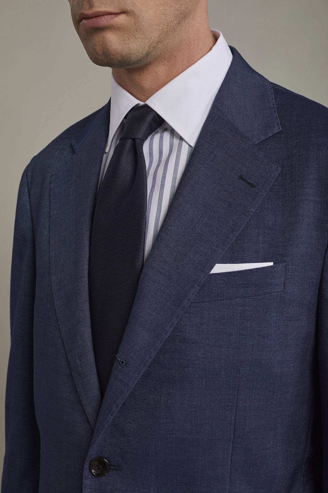 Men's single-breasted three-button regular fit suit