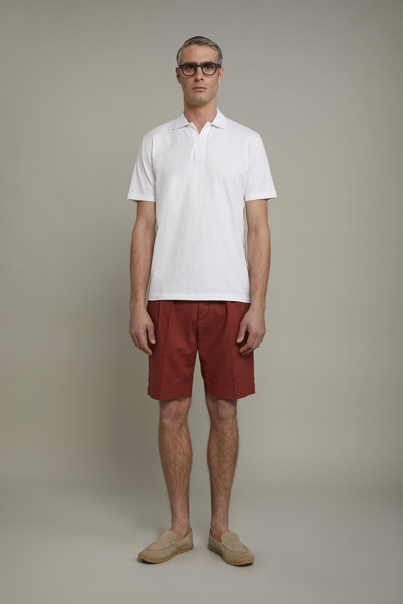 Men's Bermuda shorts with double pinces and laces on waist in linen-blend canvas fabric in Brown by Doppelganger, Italian Sport;Leisure time;Traveller made from Composition: 72% Cotton 28% Linen
Mood: Sport, Leisure time, Traveller
Type: Double Pinces, Laces, Coin Pocket, Spare Buttons, Fabric In Canvas
Season: Spring Summer 24
Gender: Men
Material: Cotton, Linen
Style: New Classic, Basic, Casual