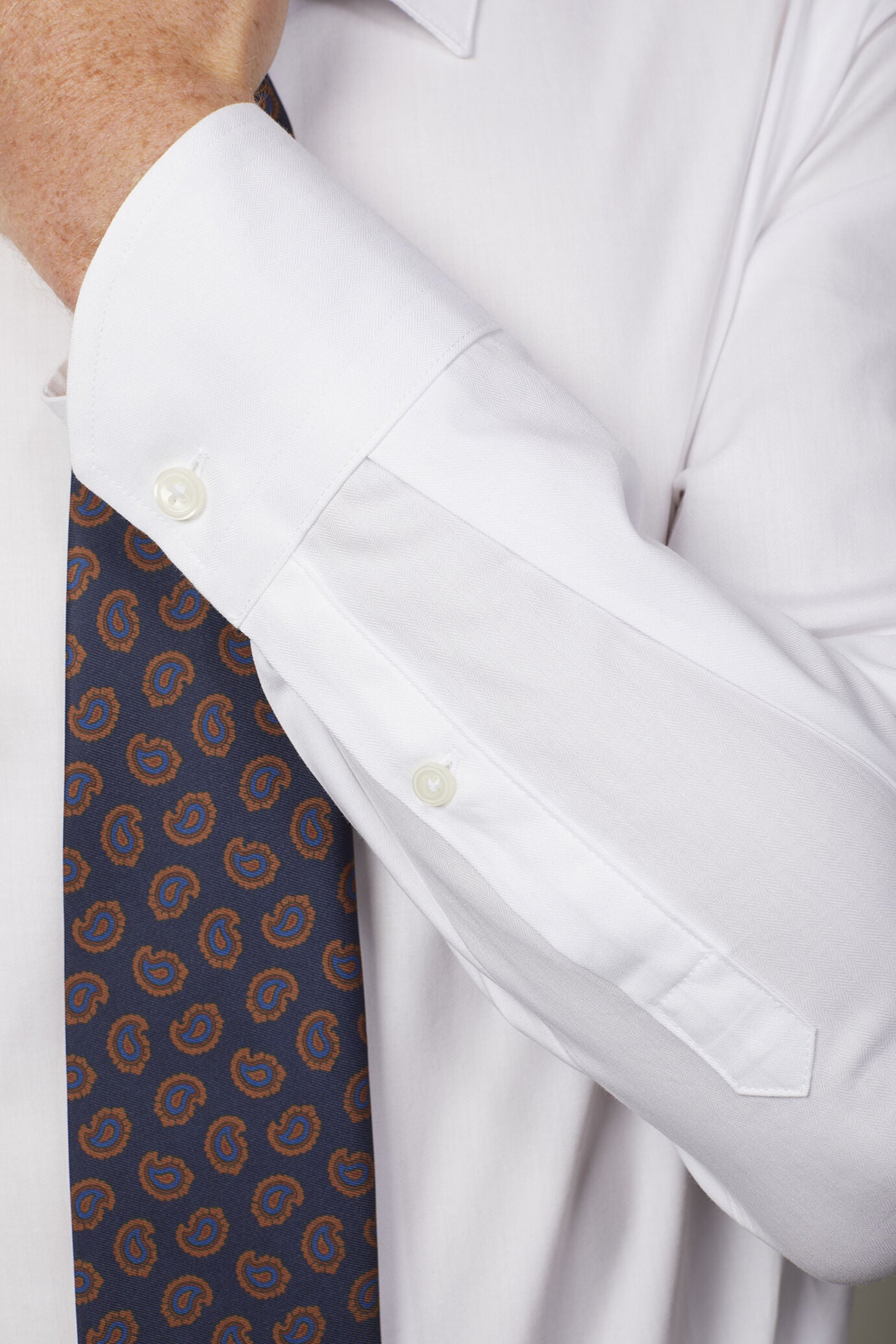 Men's shirt classic collar 100% cotton herringbone fabric plain regular fit