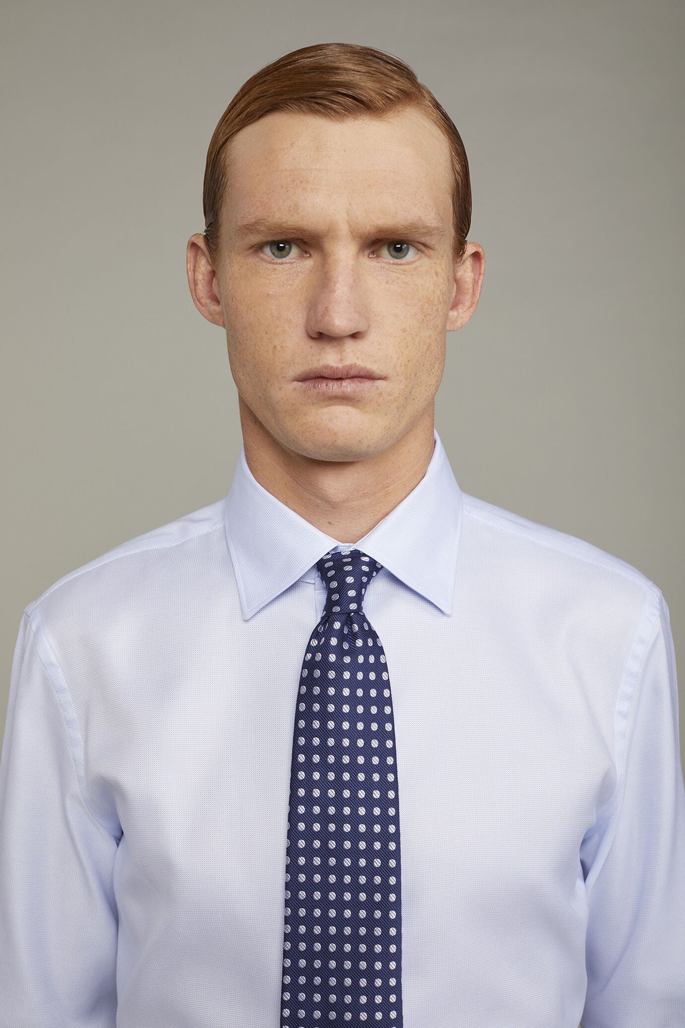 Men's shirt with classic collar 100% cotton plain fabric regular fit