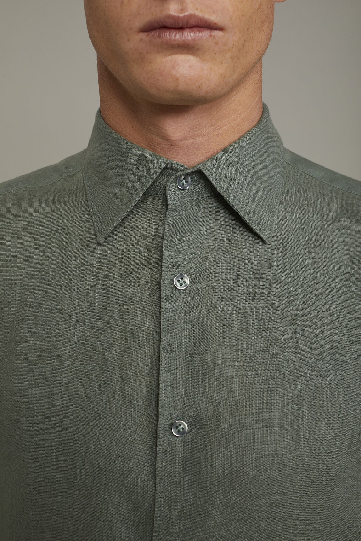 MenÃ¢â‚¬â„¢s casual shirt classic collar 100% linen comfort fit