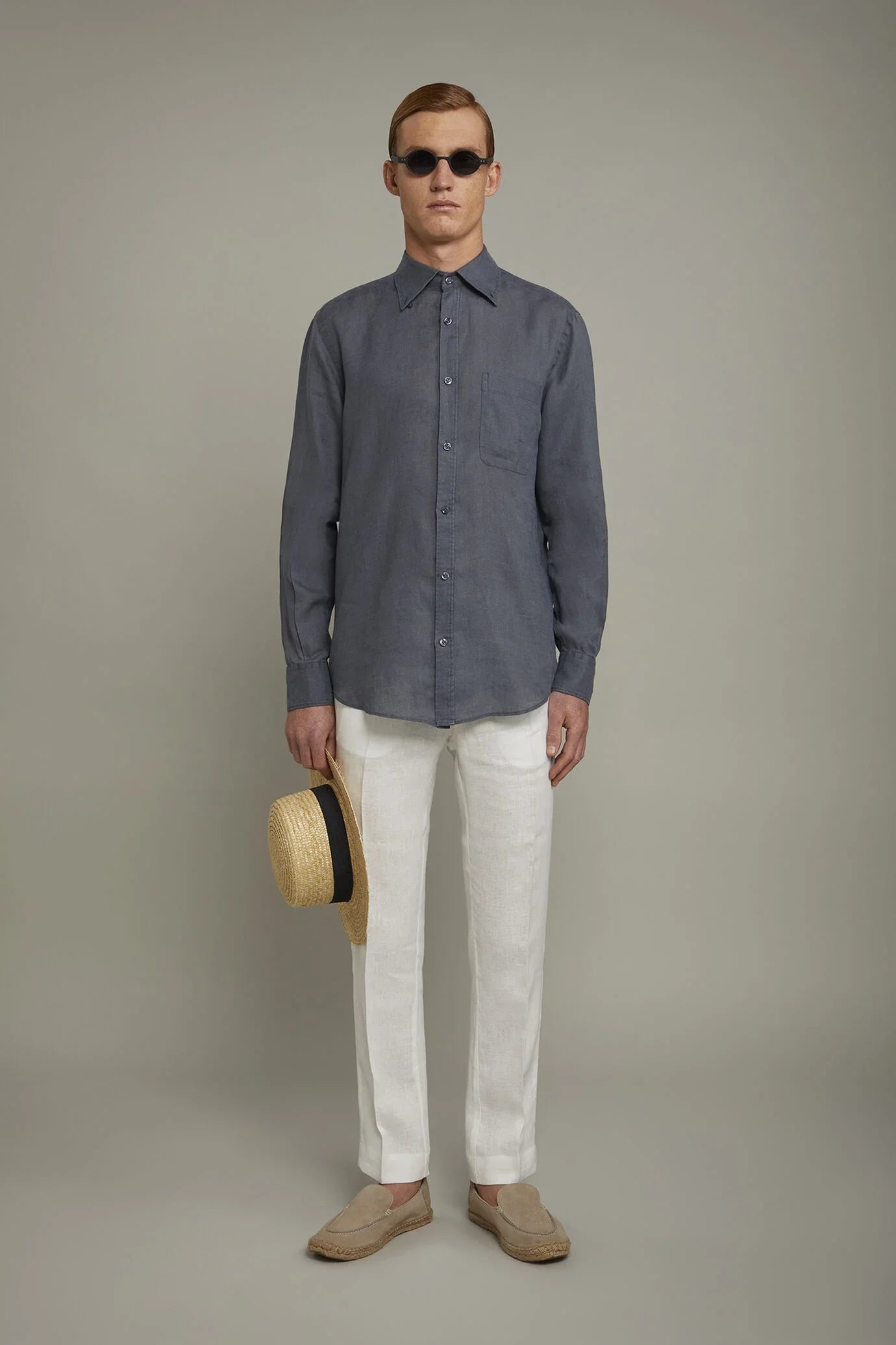 Men's casual shirt button down collar 100% linen comfort fit in White by Doppelganger, Italian Sport;Traveller;Leisure time made from Composition: 100% Linen
Mood: Sport, Traveller, Leisure time
Type: Button Down Collar, Snaps, Light Transparent Removable Collar Bones, Chest Pockets
Season: Spring Summer 24
Gender: Men
Material: Linen
Style: Essential, Casual Chic
Fit: Comfortable