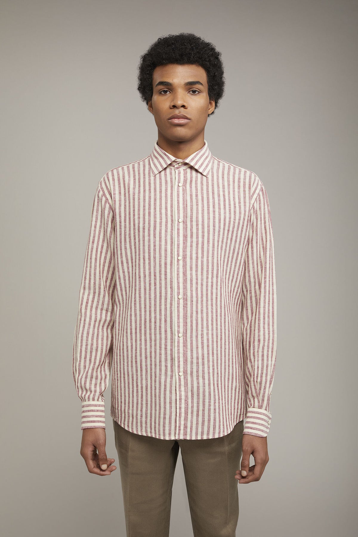 Men’s classic collar shirt in linen and striped cotton comfort fit