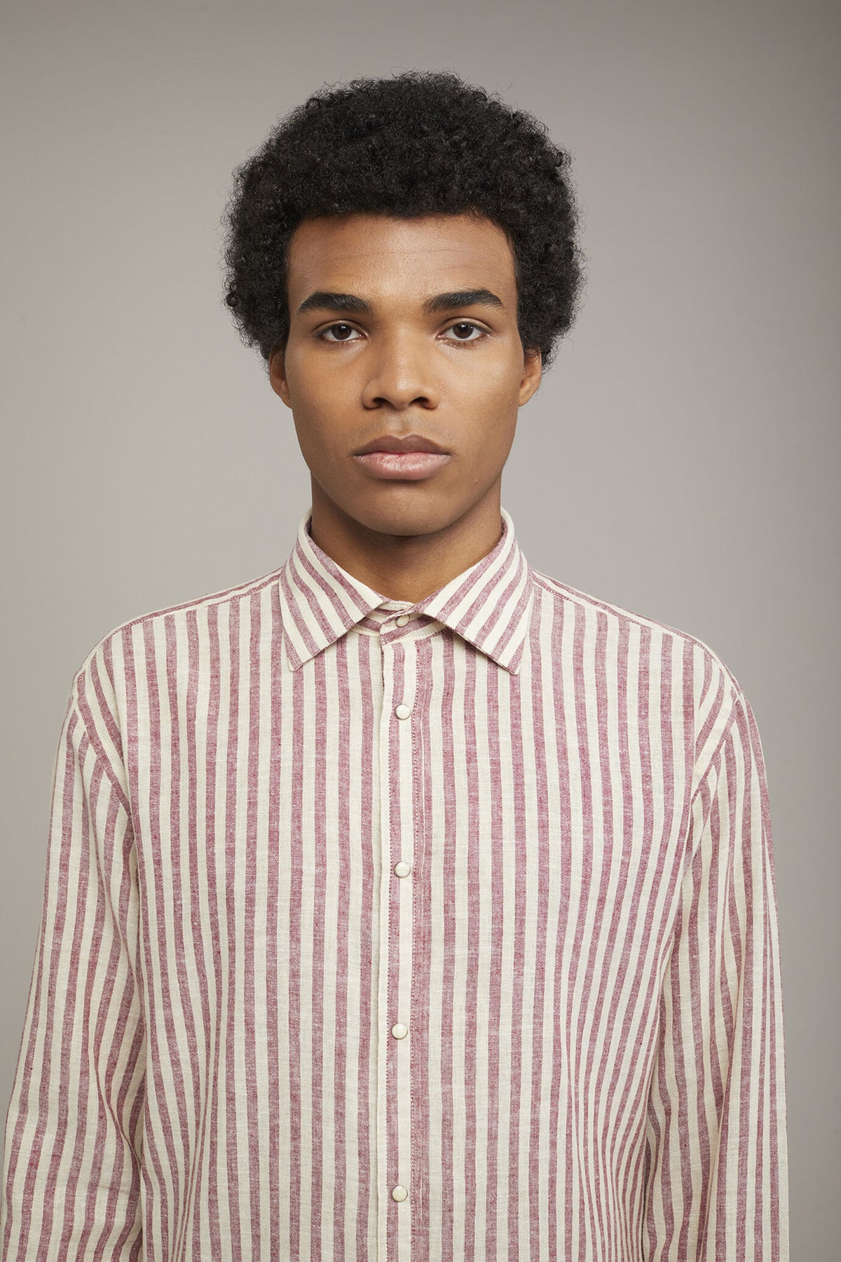 Men’s classic collar shirt in linen and striped cotton comfort fit