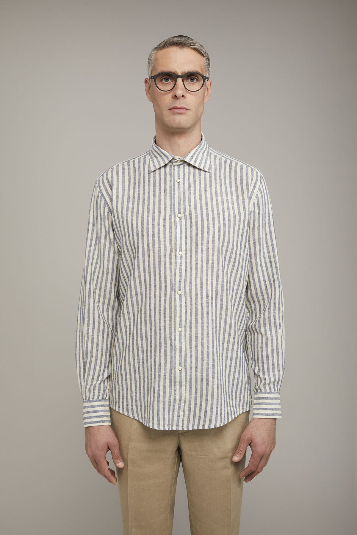 Men’s classic collar shirt in linen and striped cotton comfort fit