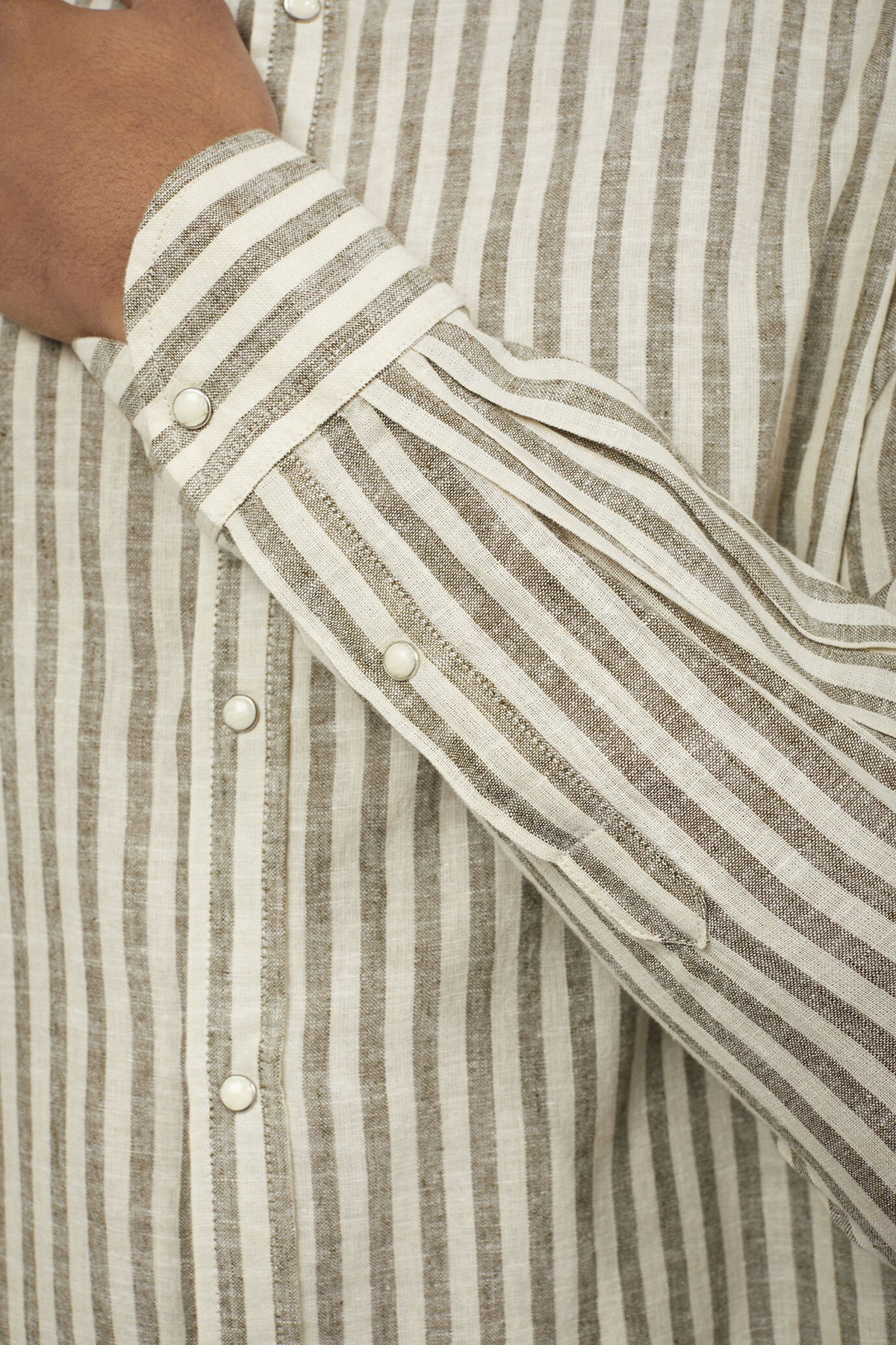 Men’s classic collar shirt in linen and striped cotton comfort fit