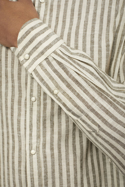 Men’s classic collar shirt in linen and striped cotton comfort fit