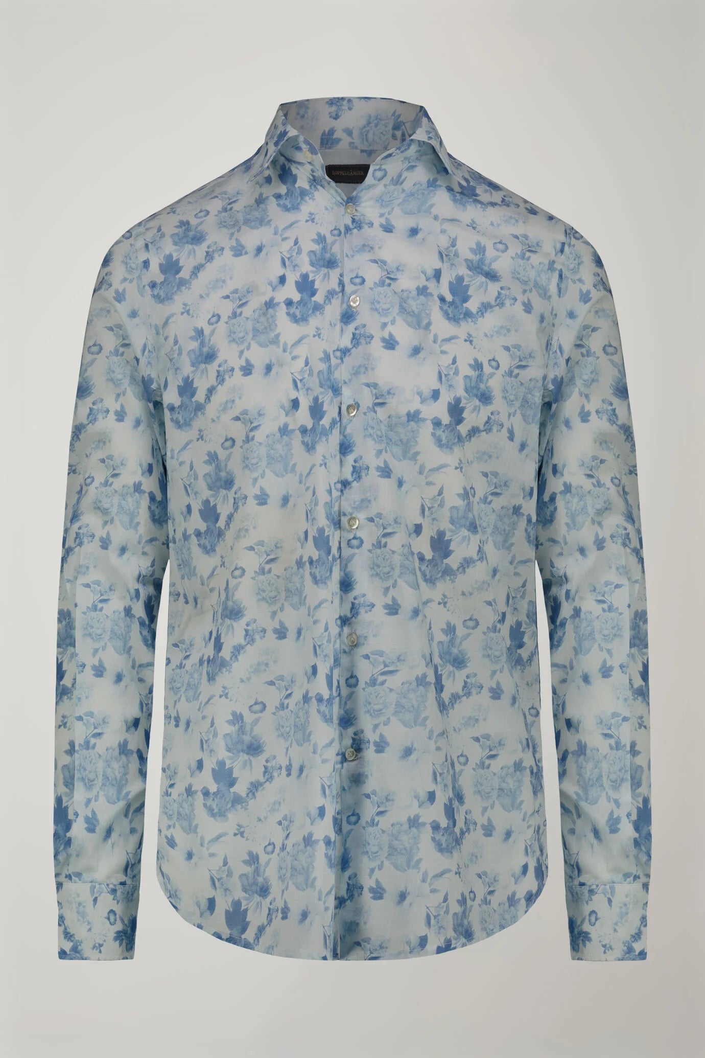 Men's printed casual shirt with classic collar 100% cotton muslin fabric comfort fit in Blue by Doppelganger, Italian Leisure time;Traveller made from Composition: 100% Cotton
Mood: Leisure time, Traveller
Type: Classic Collar, Lily Stitches On Buttons, Spare Buttons, Light Transparent Removable Collar Bones, Decorative Removeable Pinces On The Sides, Mussola Fabric
Season: Spring Summer 24
Gender: Men
Material: Cotton
Style: Casual
Fit: Comfortable