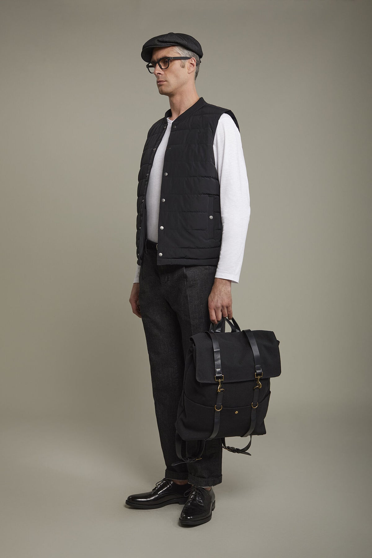 Men’s reversible sleeveless vest with lightweight padding regular fit