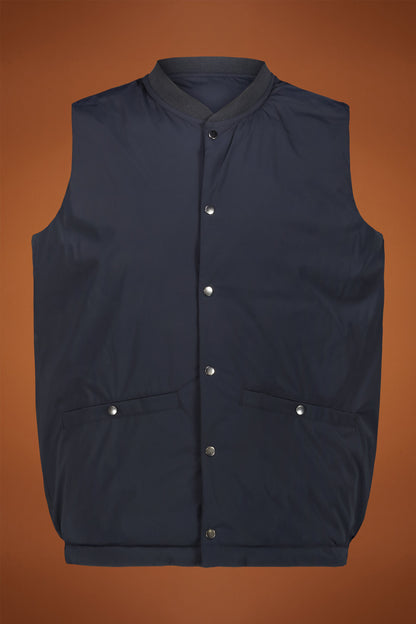 Men’s reversible sleeveless vest with lightweight padding regular fit