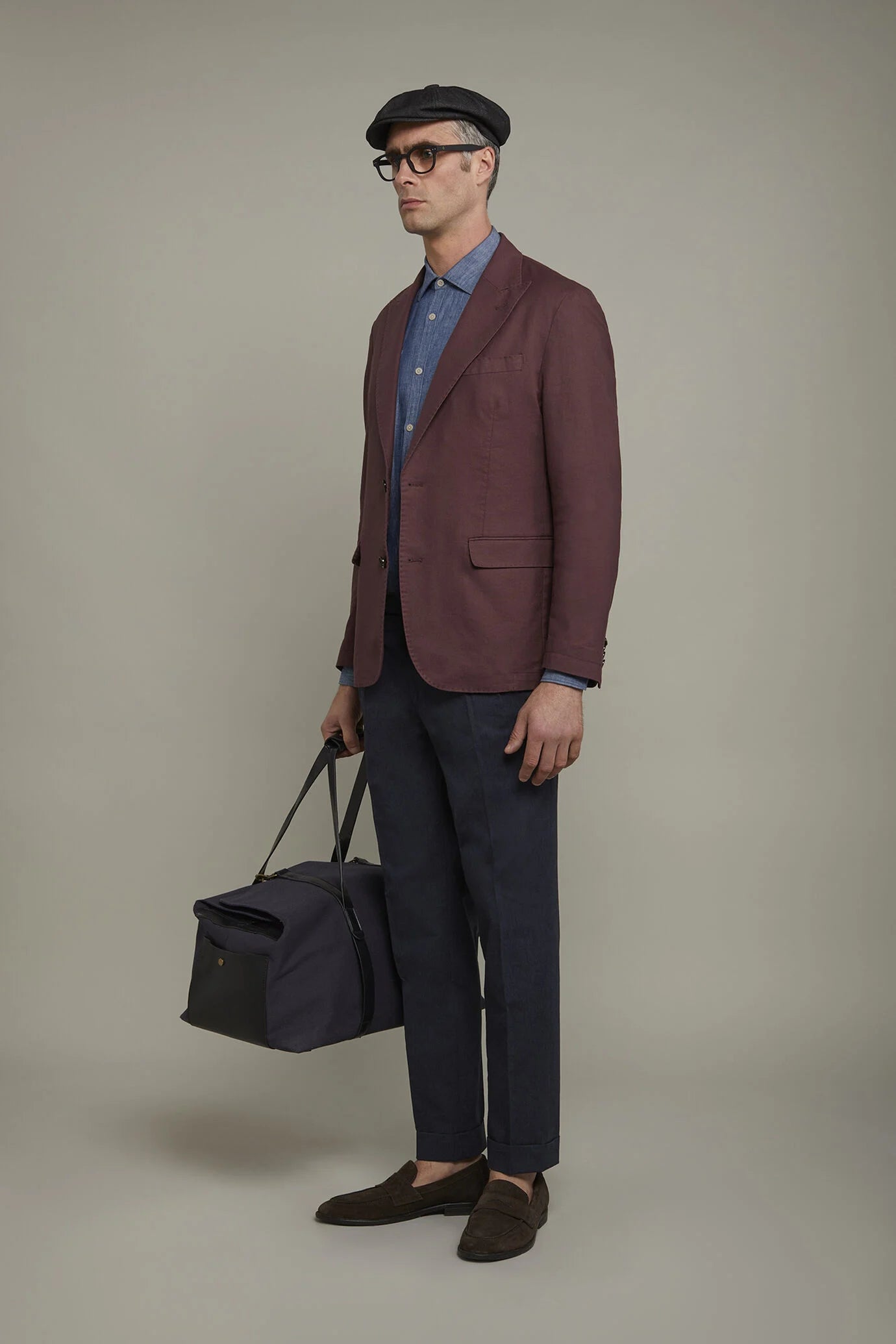 Men's single-breasted unlined linen and cotton blazer with regular fit lapels
