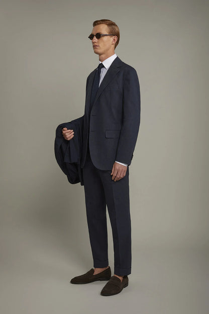Men's unlined single-breasted blazer with flap pockets in flamed effect fabric regular fit in Blue by Doppelganger, Italian Classic;Formal;Elegant made from Composition: 98% Cotton 2% Elastane
Mood: Business, Party-Night
Type: Unlined, Single-Breasted, Flap Pockets, Shot Fabric
Season: Spring Summer 24
Gender: Men
Material: Cotton
Style: Classic, Formal, Elegant
Fit: Regular