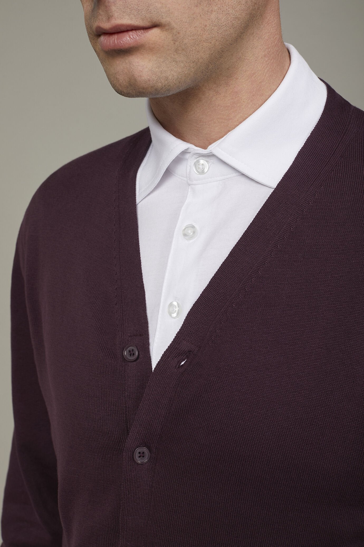 Men's sweater V collar 100% cotton regular fit