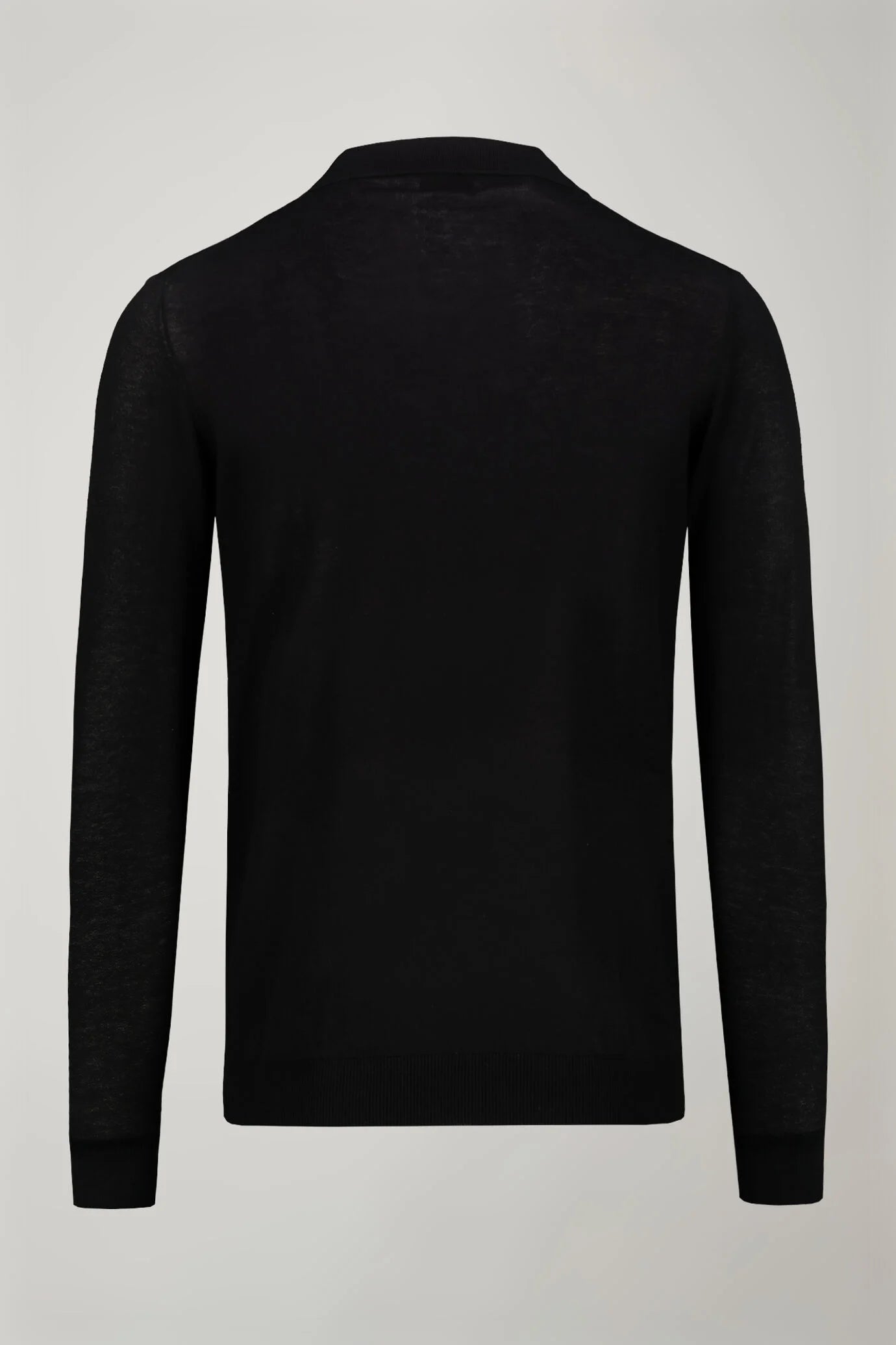 Men's knitted polo V collar 100% cotton long-sleeved regular fit in Black by Doppelganger, Italian Sportwear;Traveller made from Composition: 100% Cotton
Mood: Sportwear, Traveller
Type: Knitted, Long Sleeves, V Neck
Season: Spring Summer 24
Gender: Men
Material: Cotton
Style: Basic, Classic, Timeless, Casual
Fit: Regular