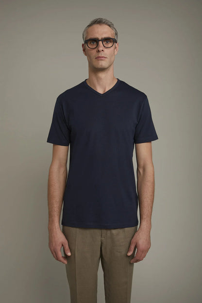 Men's 100% cotton v neck t-shirt in jersey regular fit