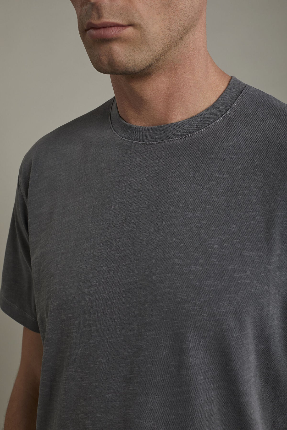 Men's round neck t-shirt 100% cotton flamed effect regular fit