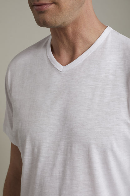 Men’s v-neck t-shirt 100% cotton flamed effect regular fit