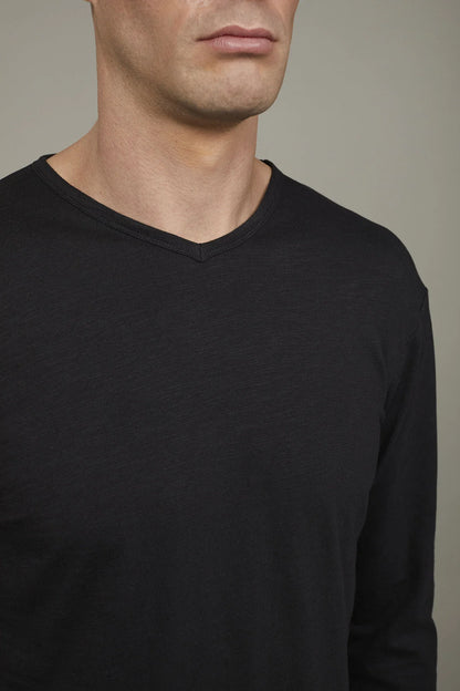 Men's v-neck t-shirt 100% flamed-effect cotton with long sleeves regular fit