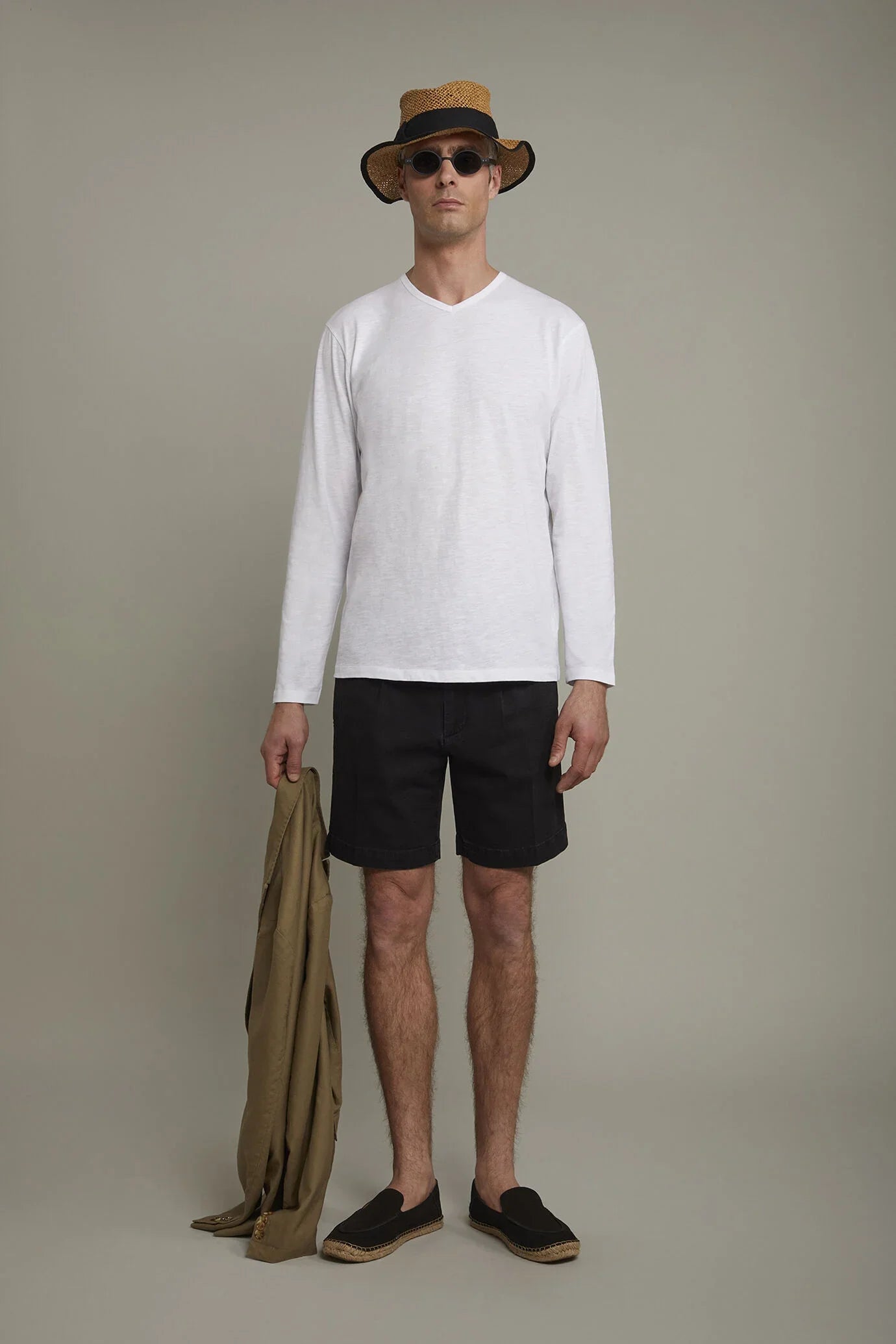 MenÃ¢â‚¬â„¢s v-neck t-shirt 100% flamed-effect cotton with long sleeves regular fit
