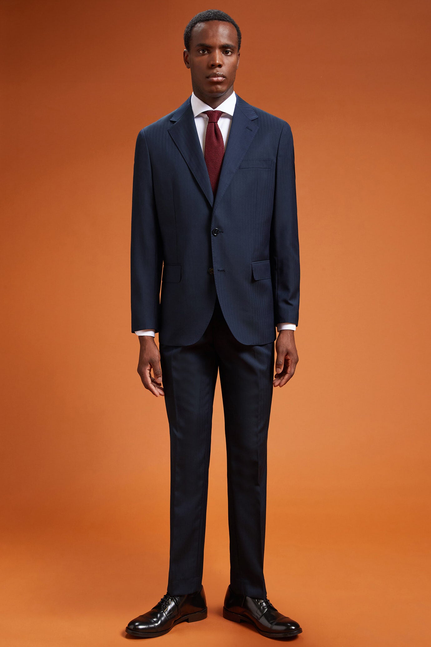 Men's regular fit single-breasted suit in wool blend fabric