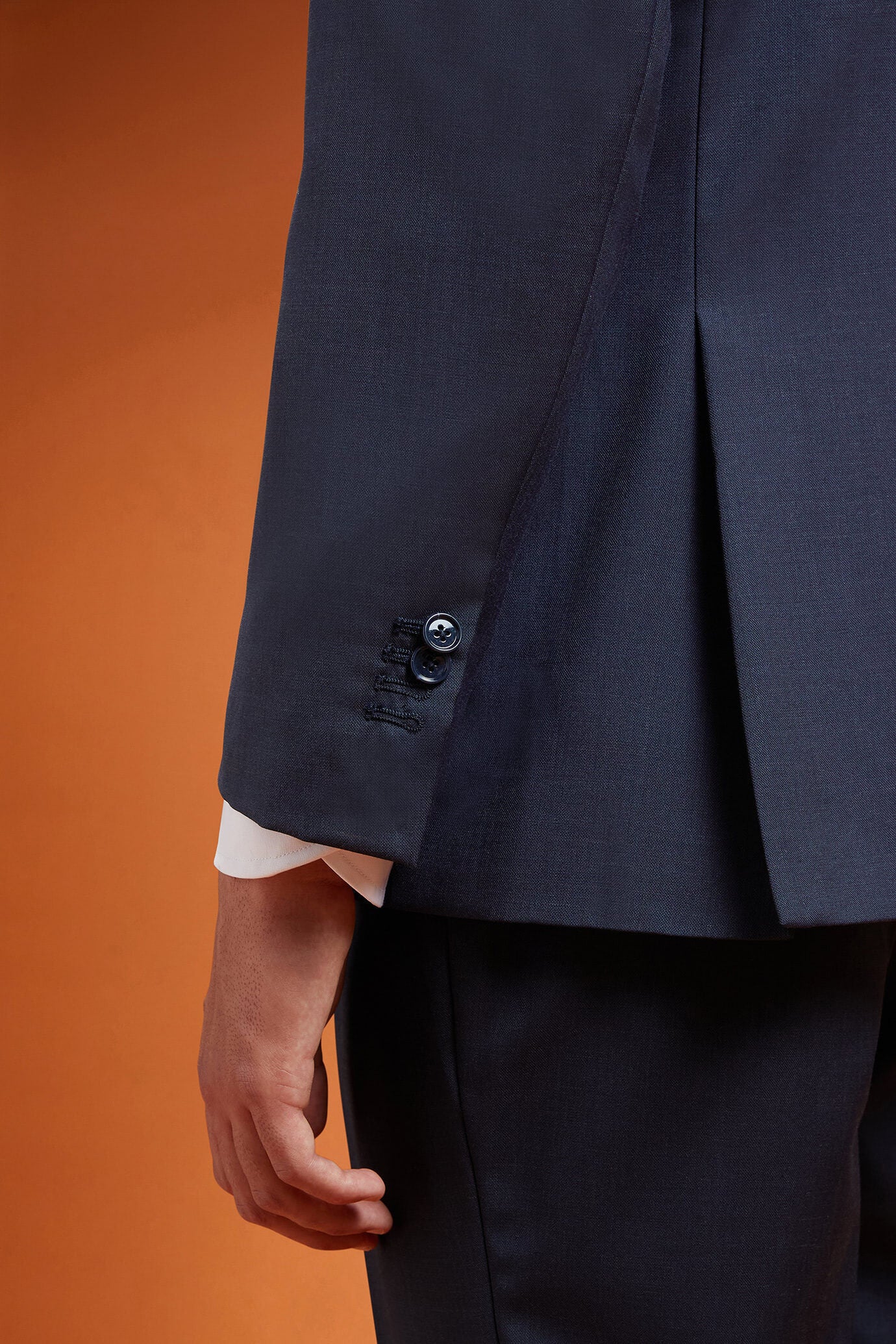 Men's regular fit single-breasted suit in a wool blend fabric