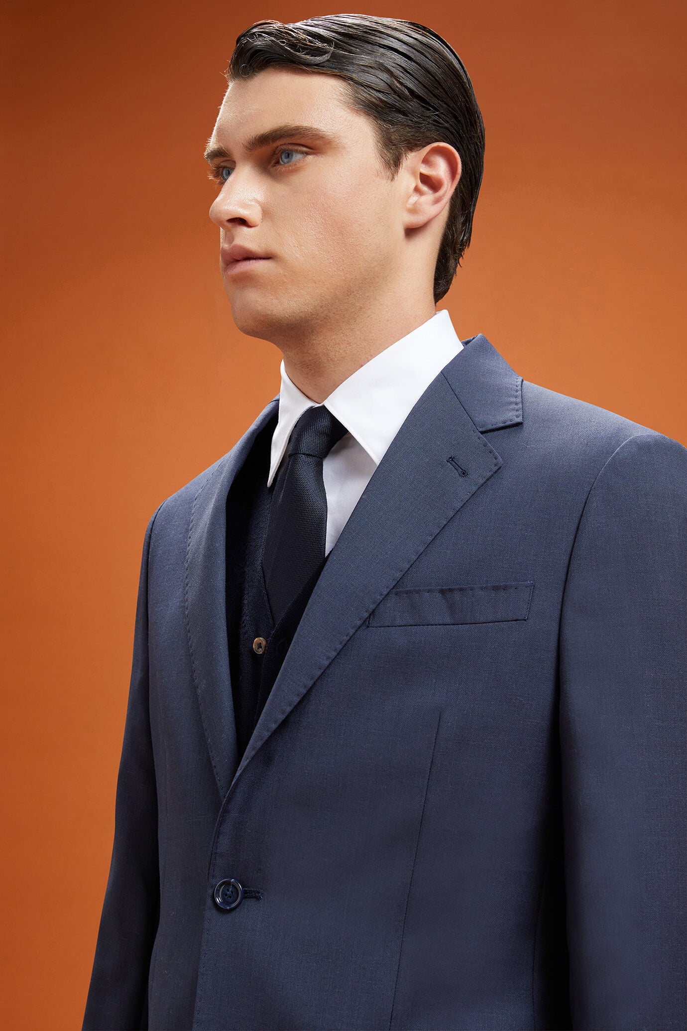 Men's regular fit single-breasted suit in a wool blend fabric