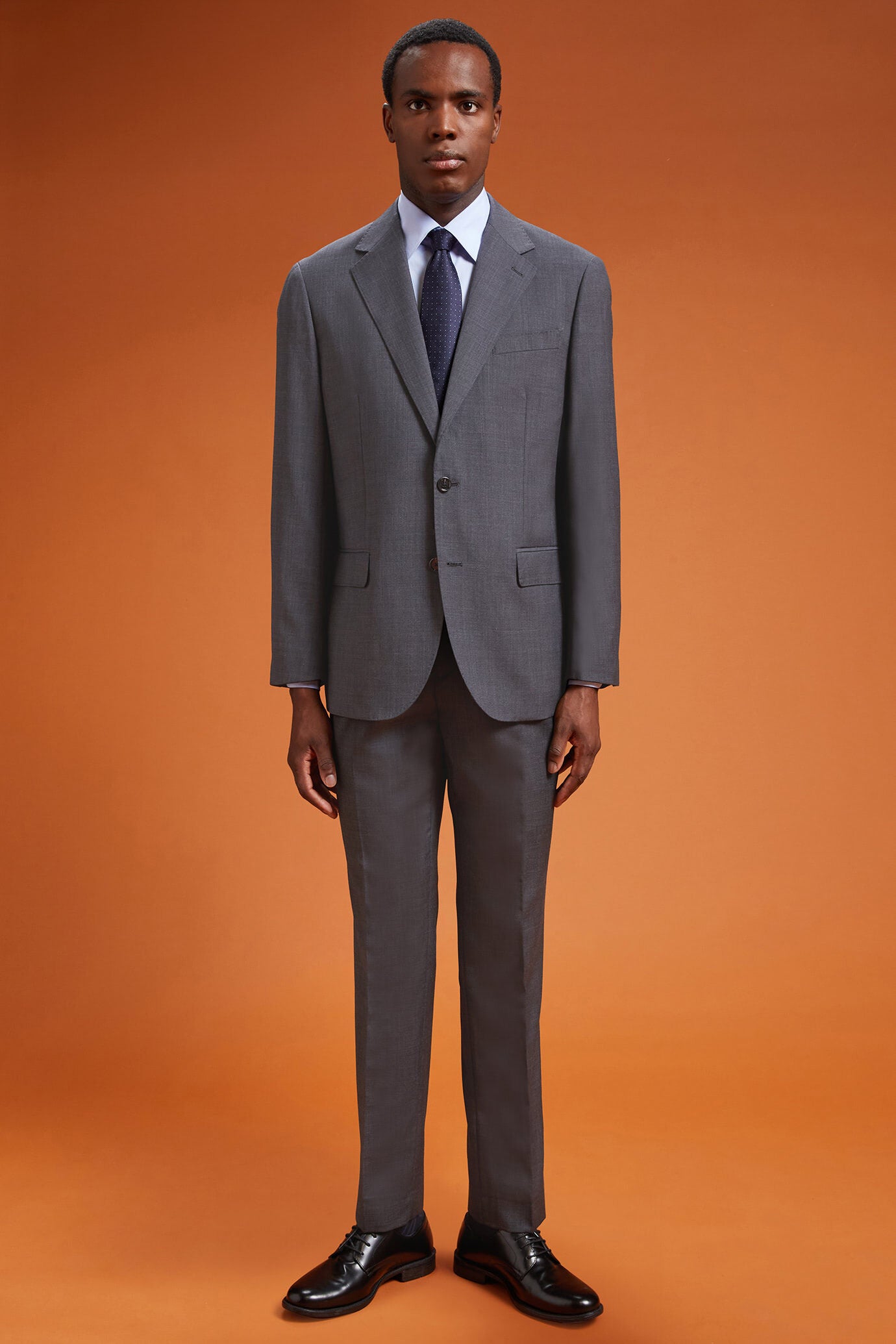 Men's regular fit single-breasted suit in a wool blend fabric