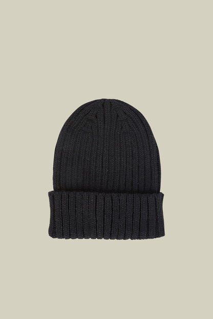 Men's ribbed knit hat in a wool blend